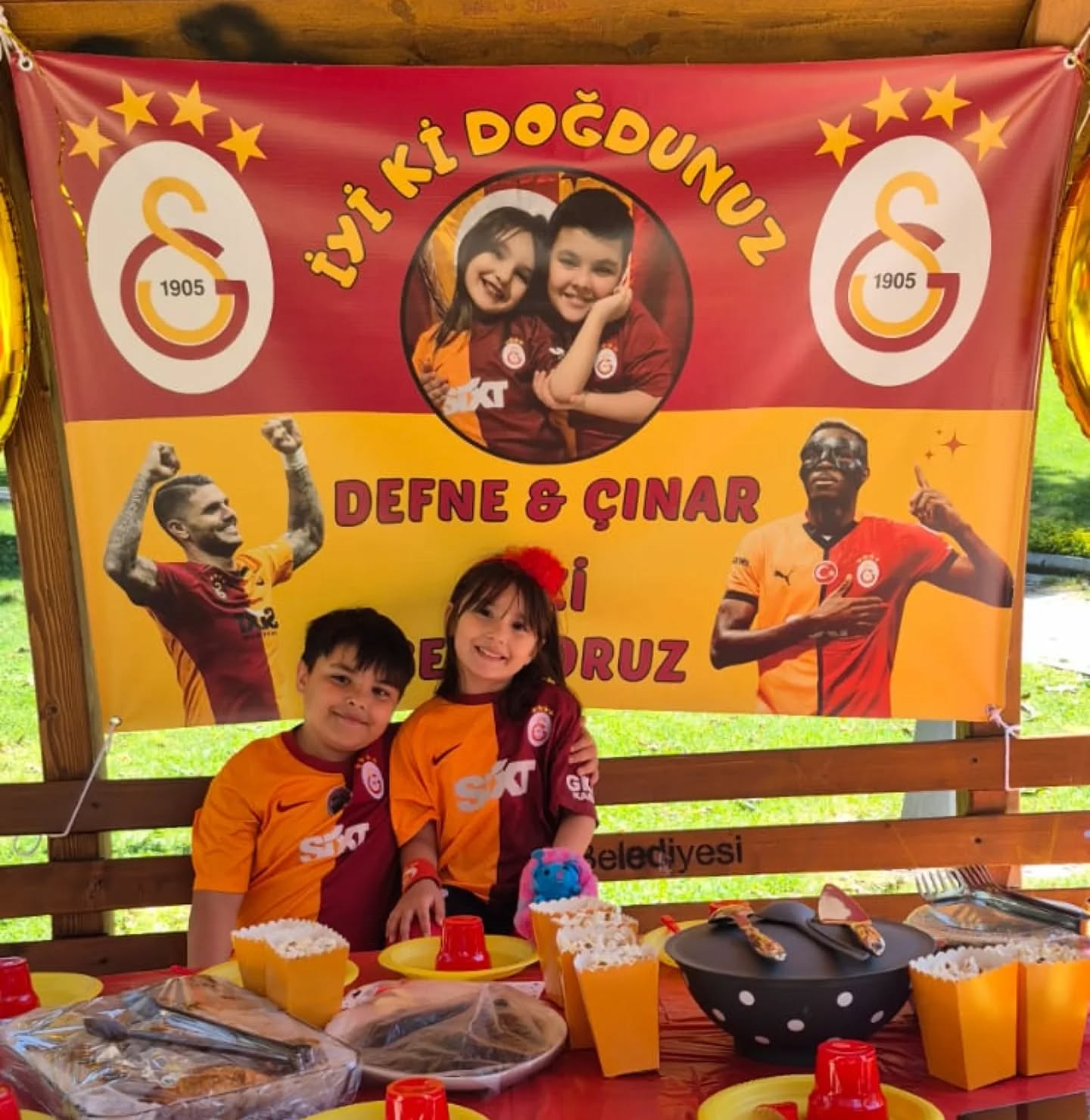 Defne ve Çınar İçin Hazırladığımız Doğum Günü Afişimiz 🤩
Mutlu anlarınıza eşlik edebildiysek ne mutlu bize… Güzel geri dönüşleriniz en büyük motivasyonumuz!
Nice Mutlu Senelere 🙏😍
#dogumgunuafisi #galatasaray #galatasaraydoğumgünü #galatasaraydogumgunuafisi #galatasaraydogumgunukonsepti #osimhen #icardi #kisiyeozel